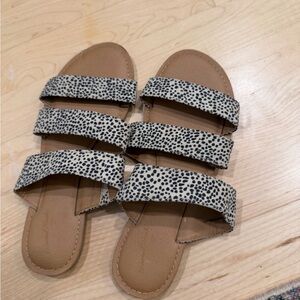 Universal Thread Dalmatian-Print Triple-Strap Slide Sandals in Tan and Black